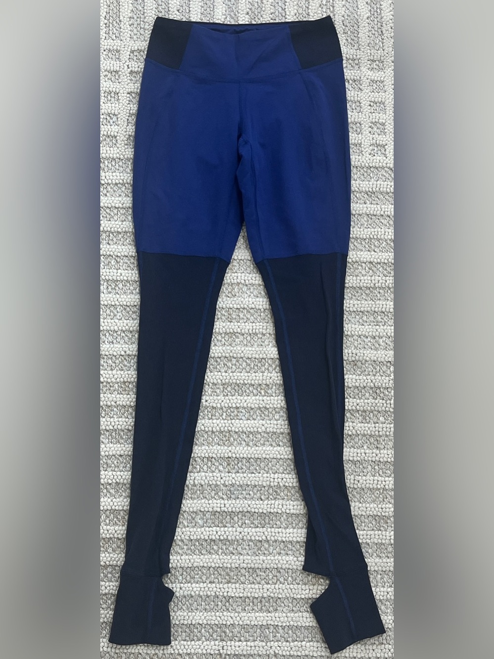 Lucy Powermax blue with black Leggings small